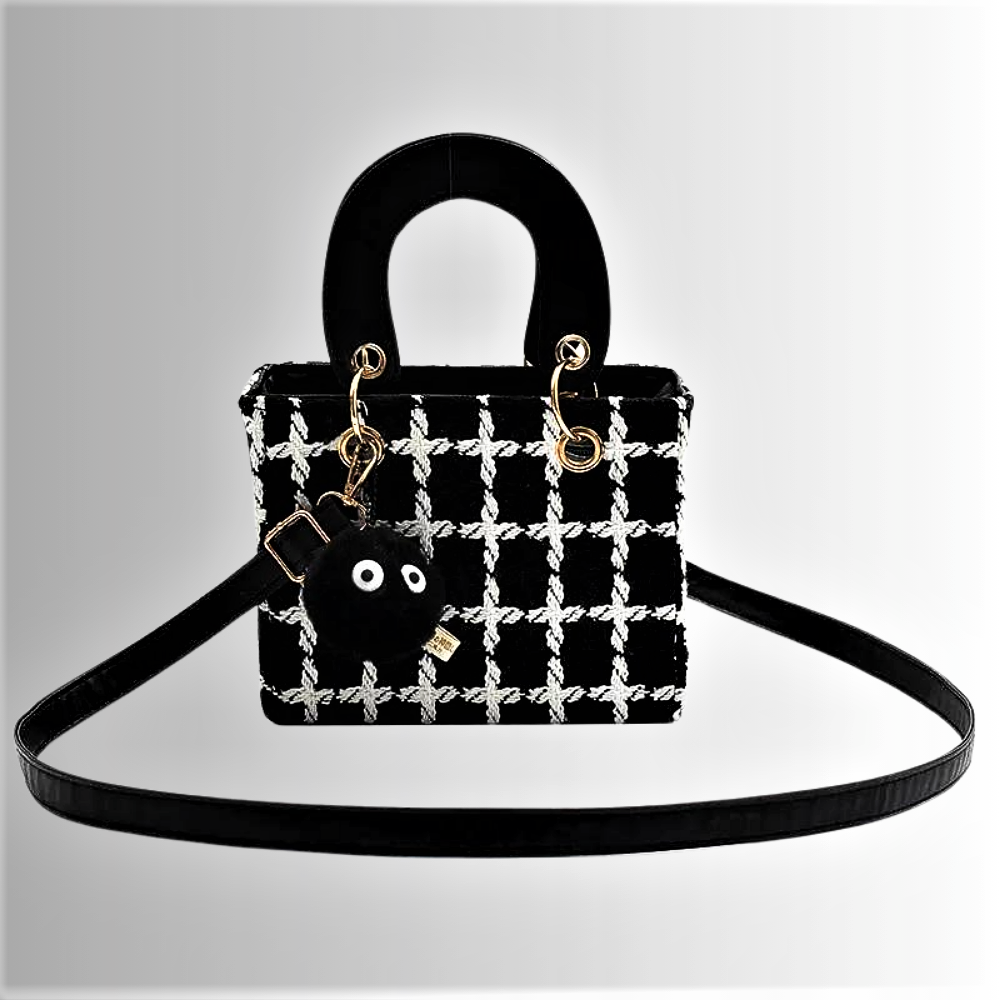 Mini Bolso de Lana Elegancia y Diseño Innovador