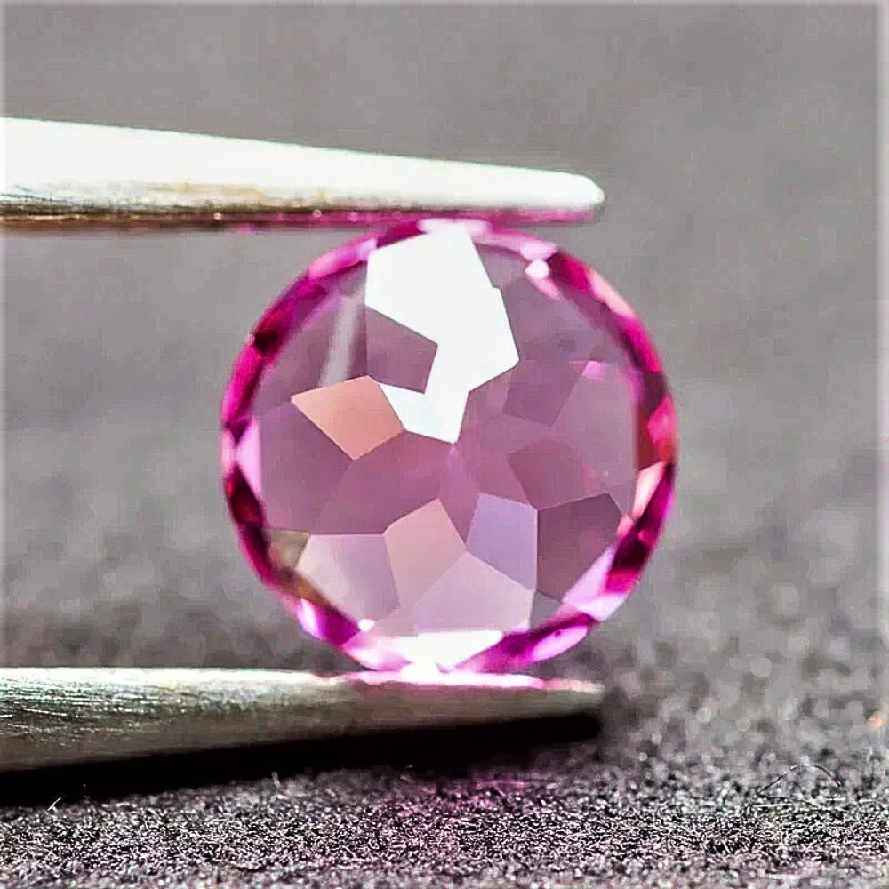 Zaffiro Rosa Intenso Lab Grown Taglio Brillante Certificato