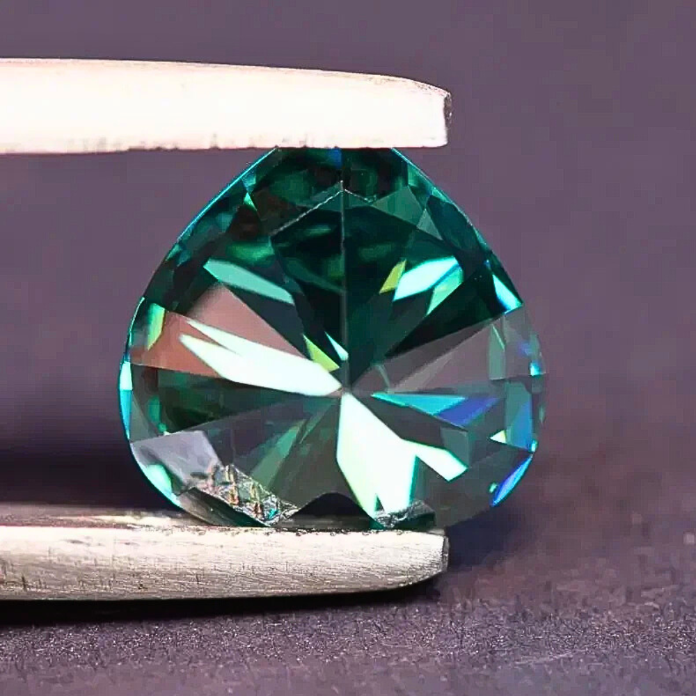 Moissanite Verde Smeraldo Taglio Cuore Certificata