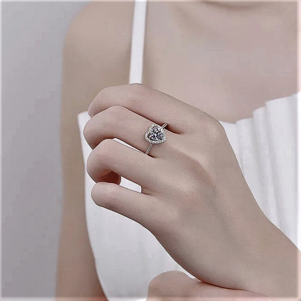 Solitario con Moissanite da 0.50 o 1 carato: 12 Combinazioni di Stile e Luce Infinita