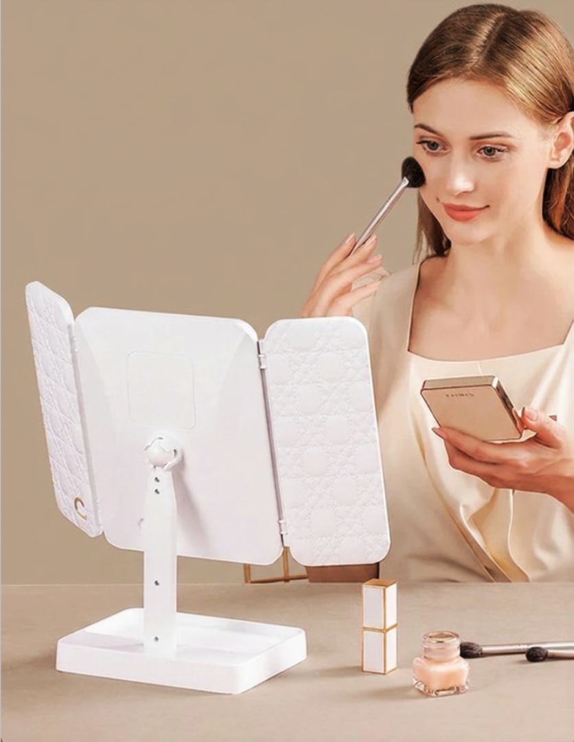 Specchio make-up da tavolo a 3 ante con LED e ingrandimento