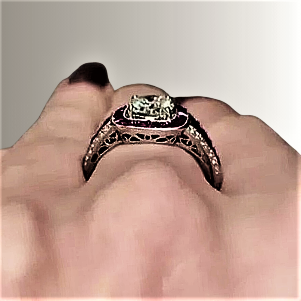 "Amore Ardente" – Il Fuoco della Passione al Tuo Dito