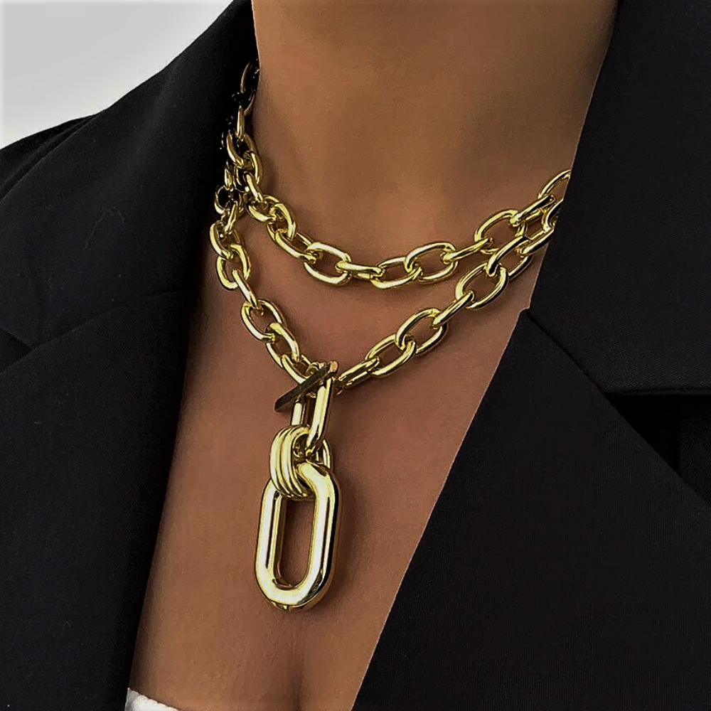 “Double Bond”: Elegancia y originalidad en una sola joya
