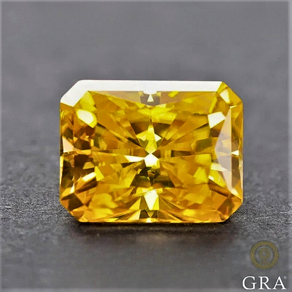 Moissanite Giallo Dorato Taglio Radiant Certificata