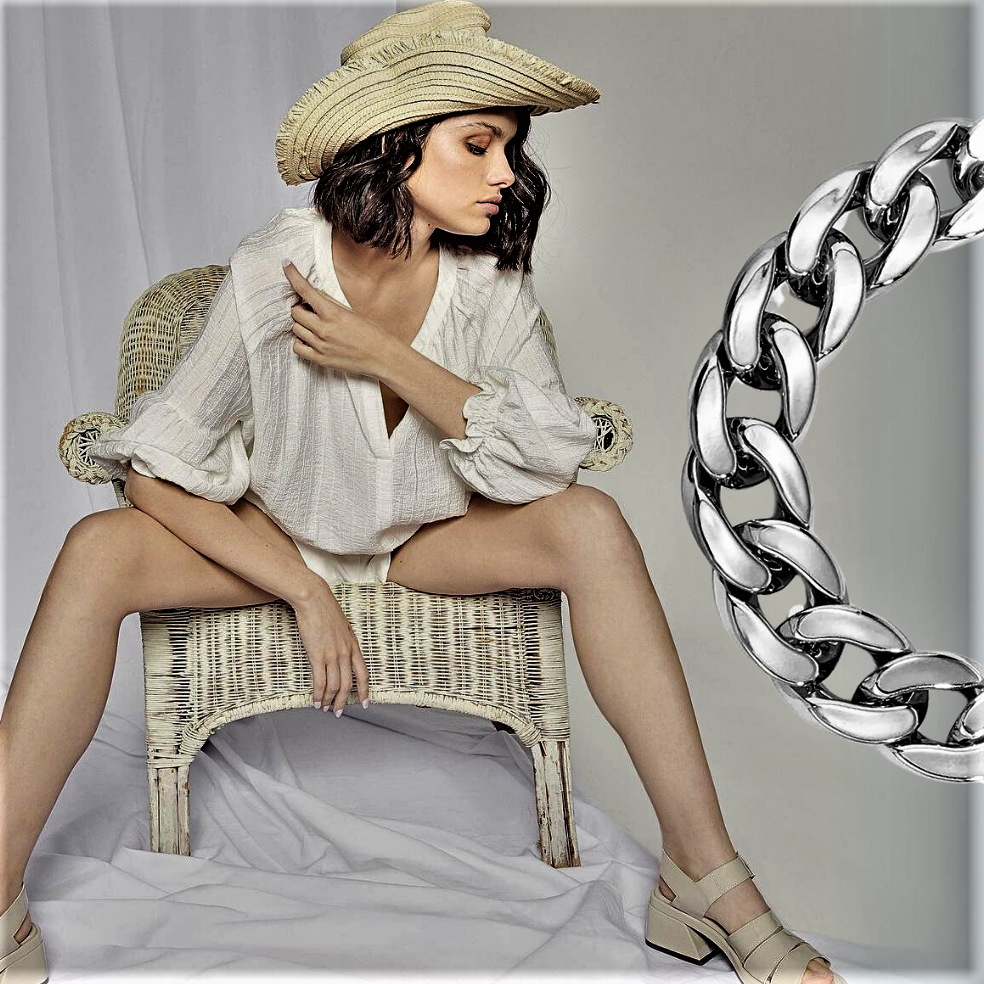 Collar “Óvalos Brillantes”: Un Triunfo de Luz y Color