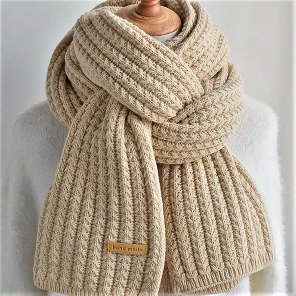 Cashmere Blend Scarf: Elegance, Softness and Warmth