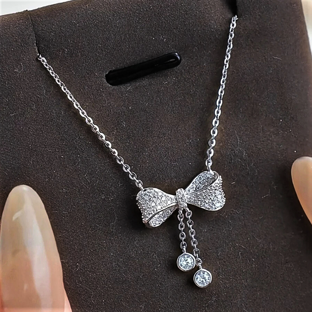 Collana "Fiocco Illuminato" – Leggerezza che Brilla