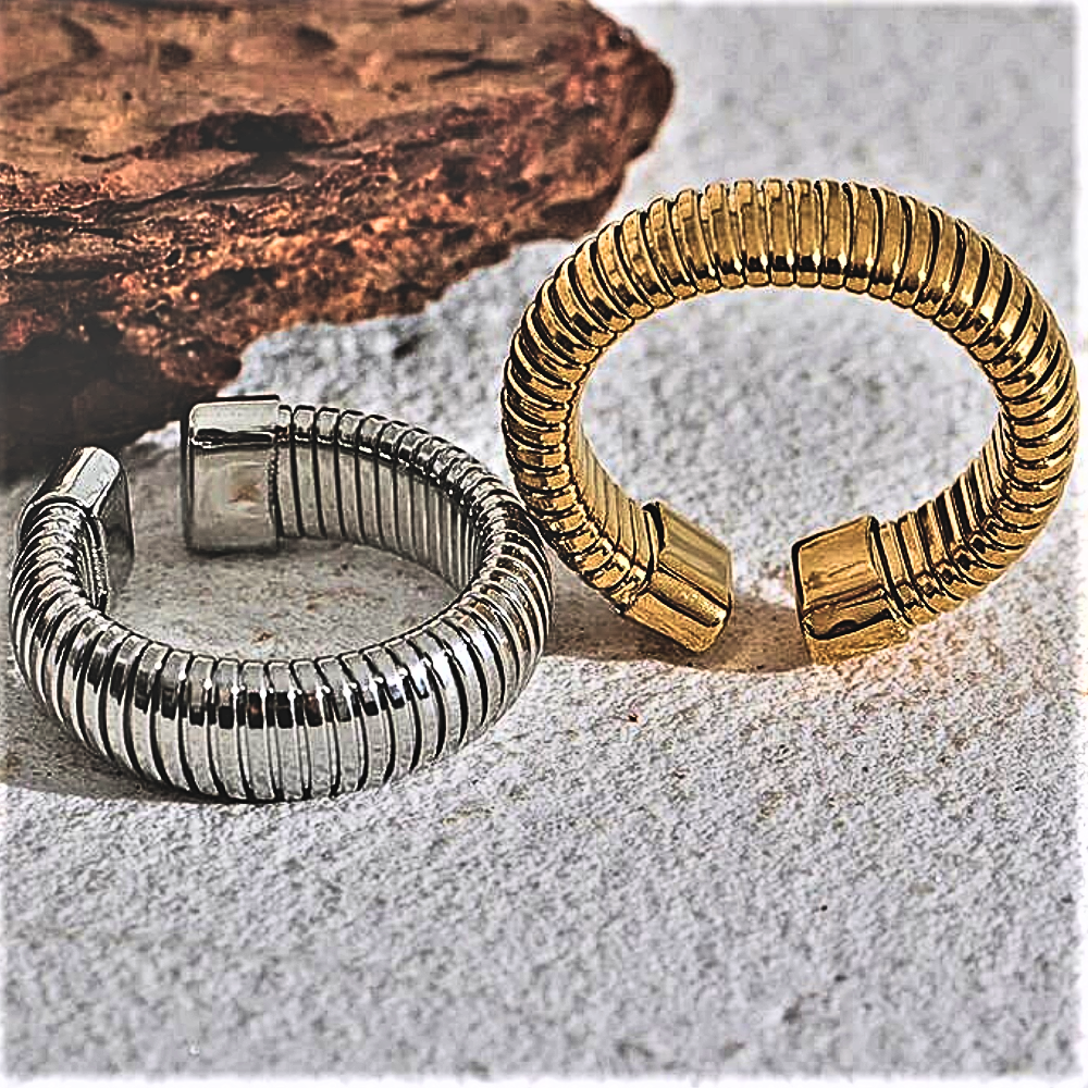 Anillo “Tubo de Gas”: Estilo Icónico y Versatilidad Elegante