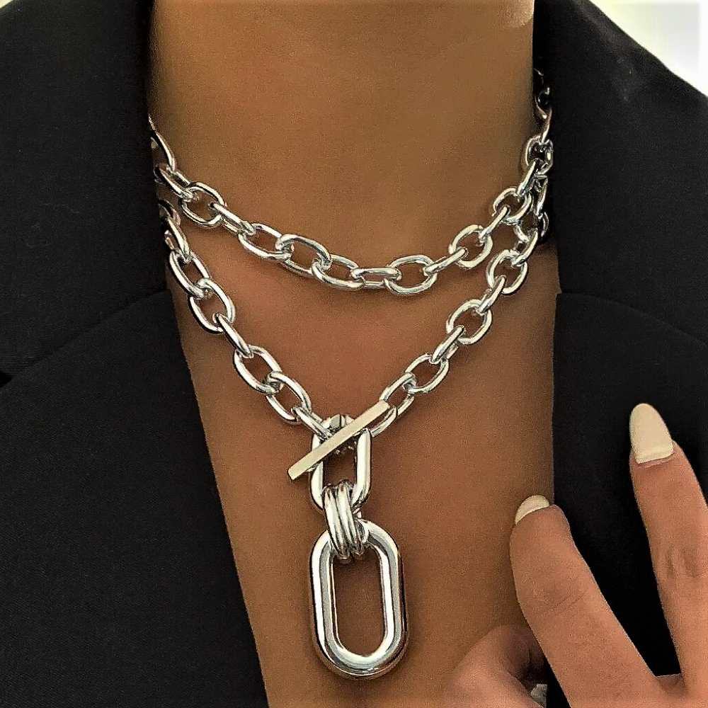 “Double Bond”: Elegancia y originalidad en una sola joya