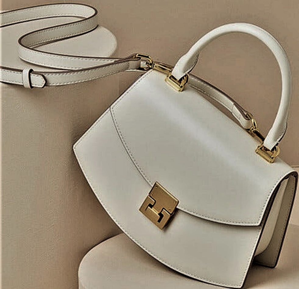 Mini Bolso en Piel Genuina Obra Maestra de Elegancia y Clase