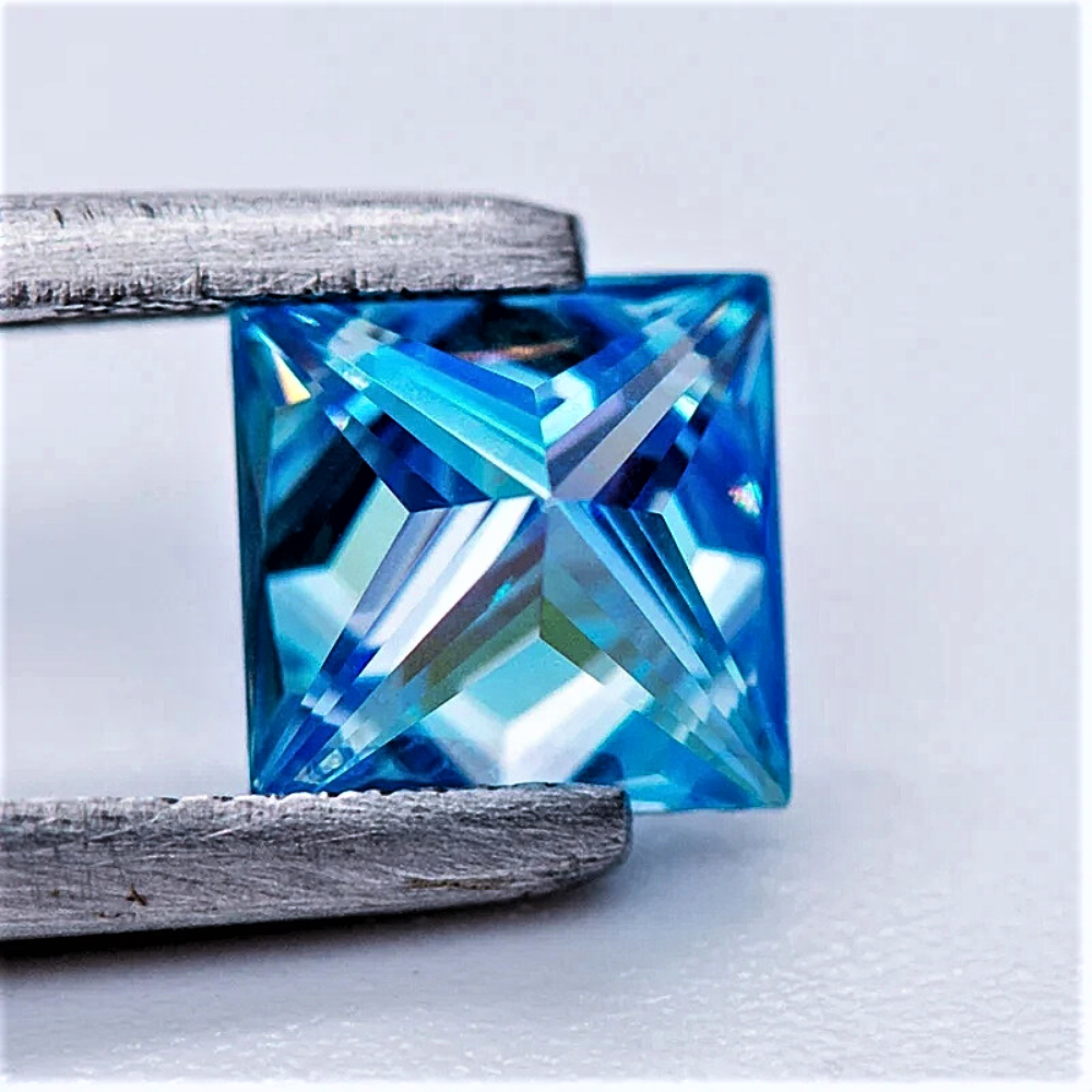 Moissanite Blu Ghiaccio Taglio Princess Certificata