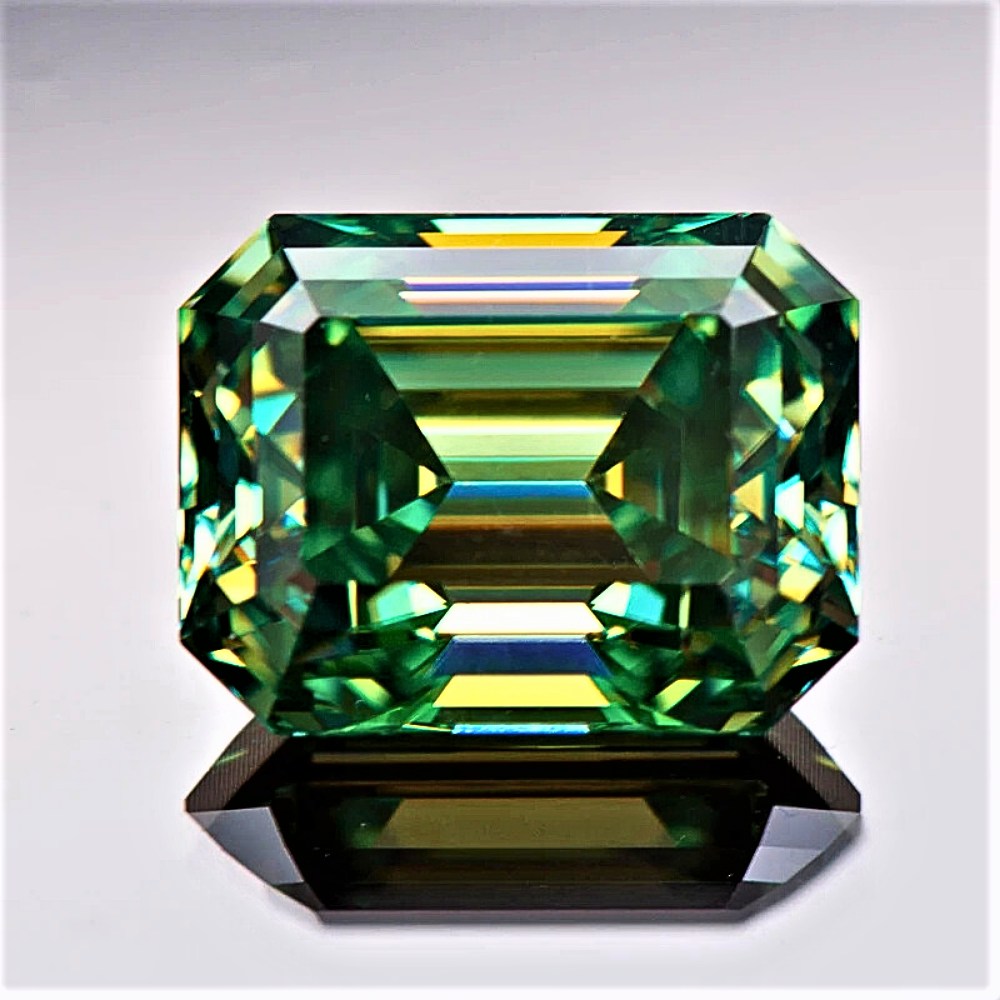 Moissanite Verde Aurora Taglio Smeraldo Certificata