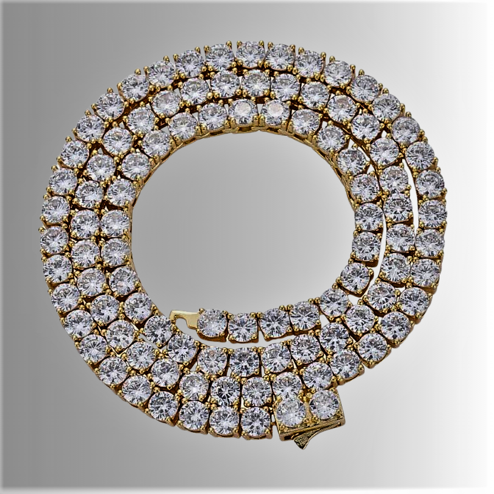 Collares de tenis: una fuente de luz para tu escote