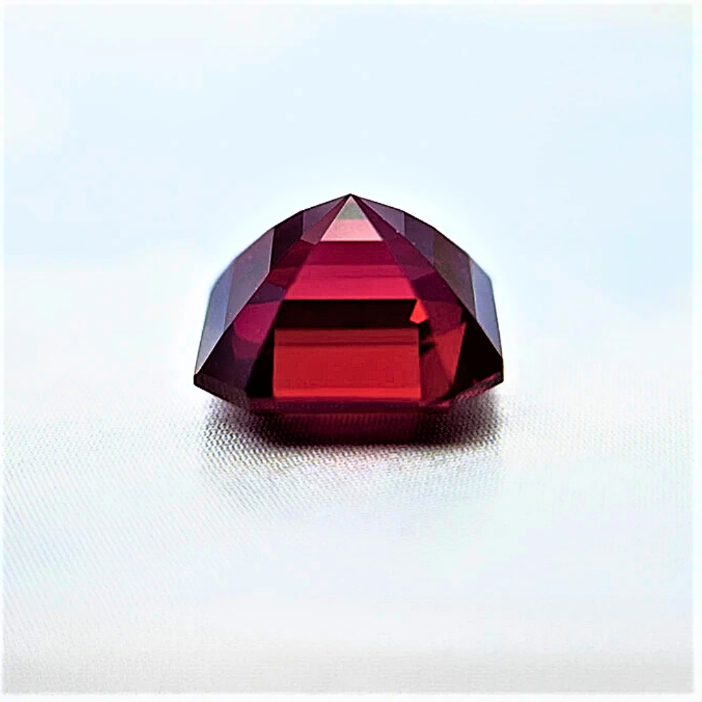 Rubino Lab Grown Taglio Asscher Certificato