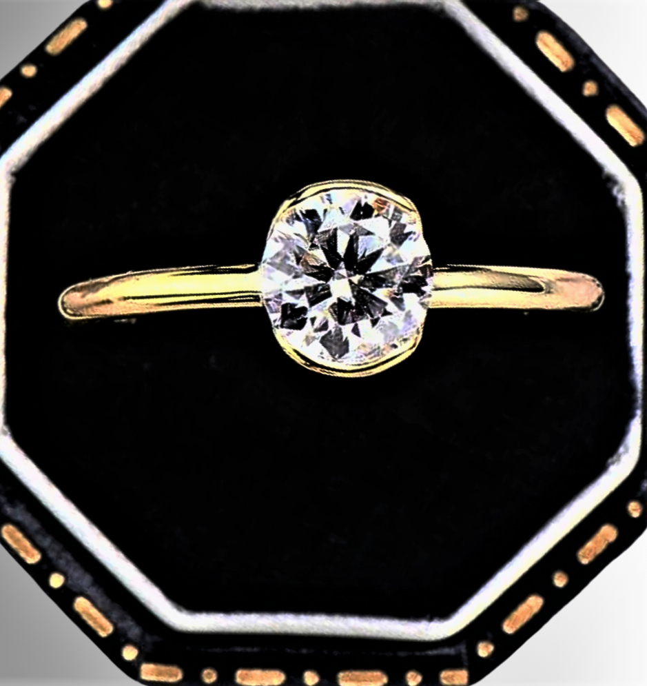 Solitaire "Light On": Timeless Splendor