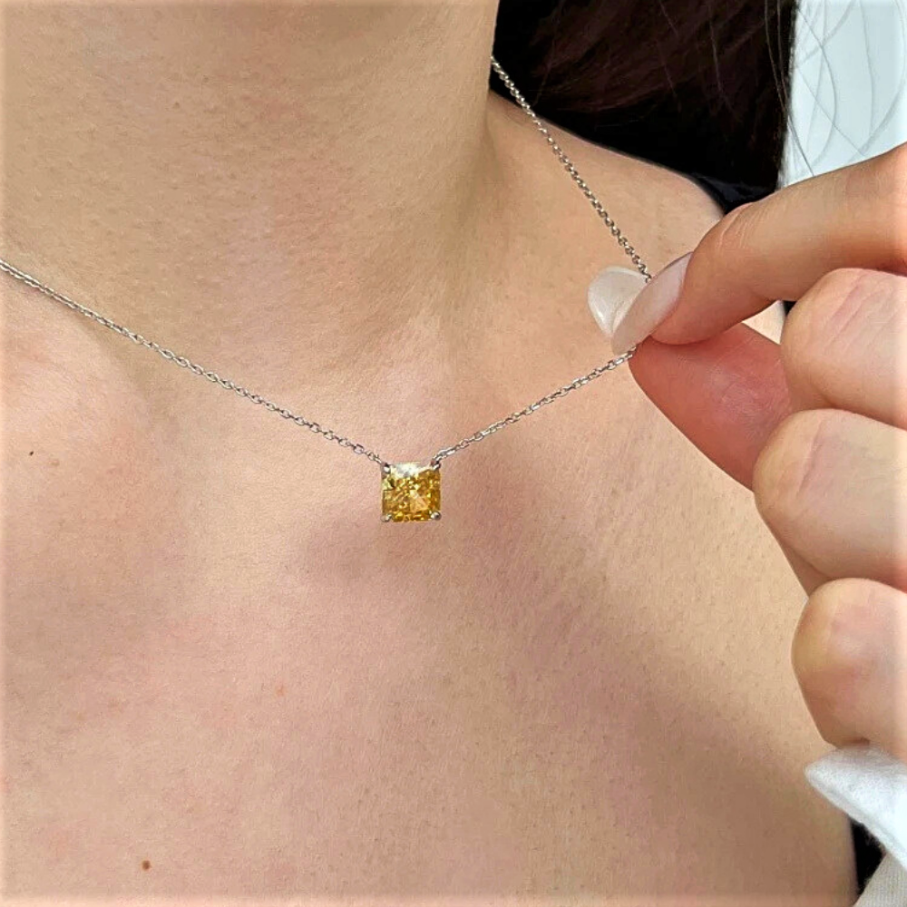 Mini Collezione di Collane con Diamanti e Zaffiri Taglio Asscher