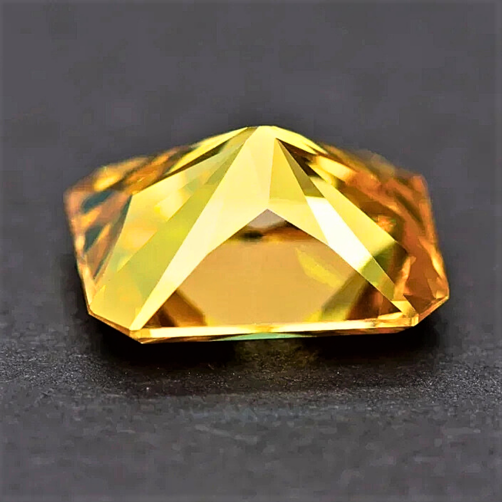 Moissanite Giallo Dorato Taglio Radiant Certificata