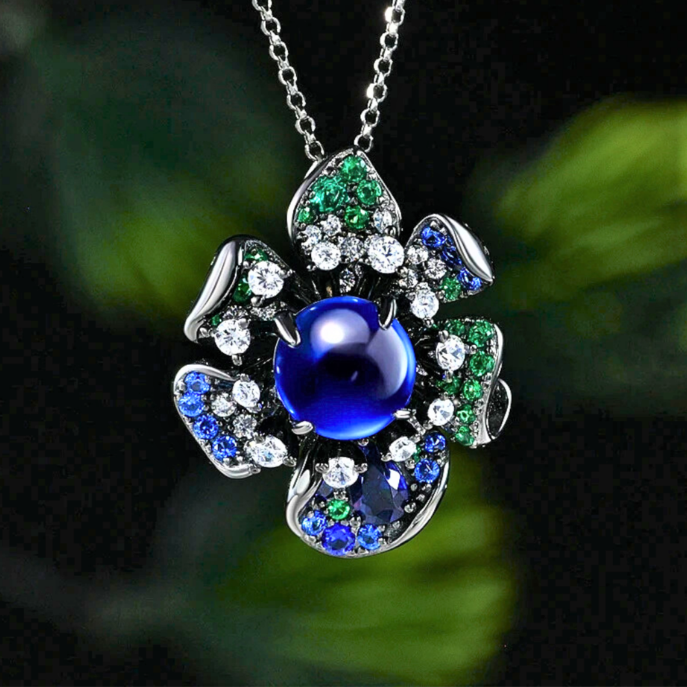 Collana Floreale con Zaffiro Lab Grown, Zaffiri, Smeraldi e Brillanti Sintetici