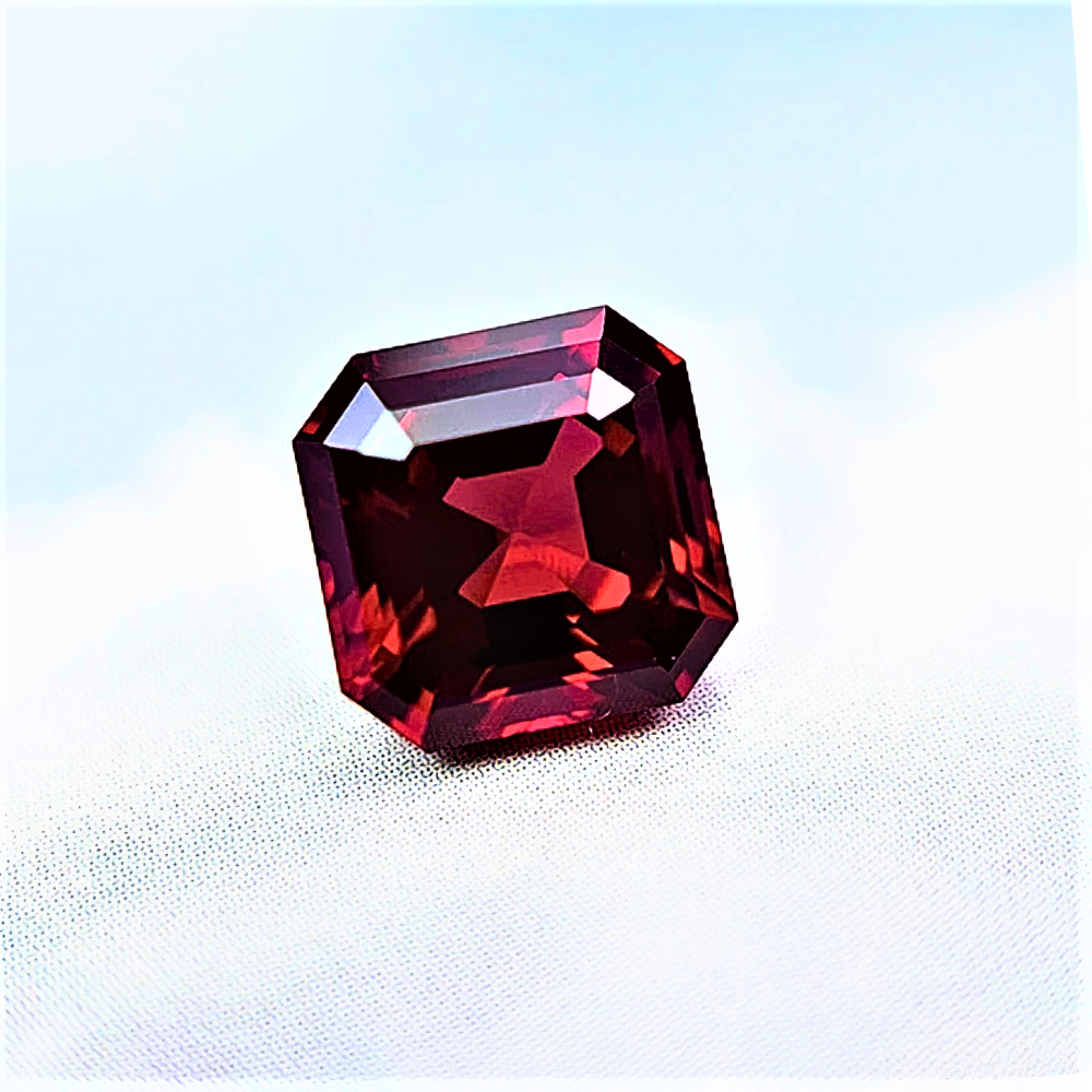 Rubino Lab Grown Taglio Asscher Certificato