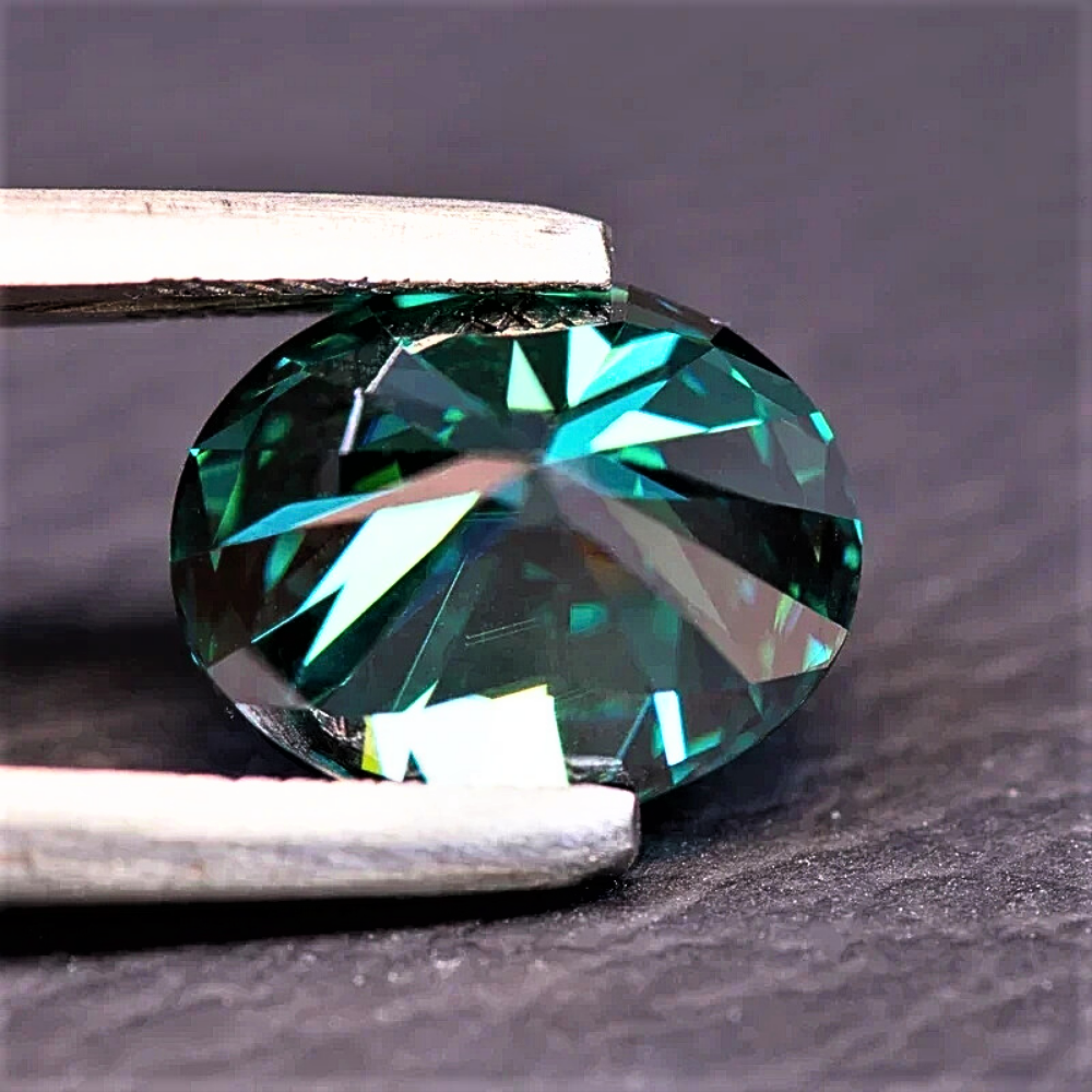Moissanite Verde Smeraldo Taglio Ovale Certificata