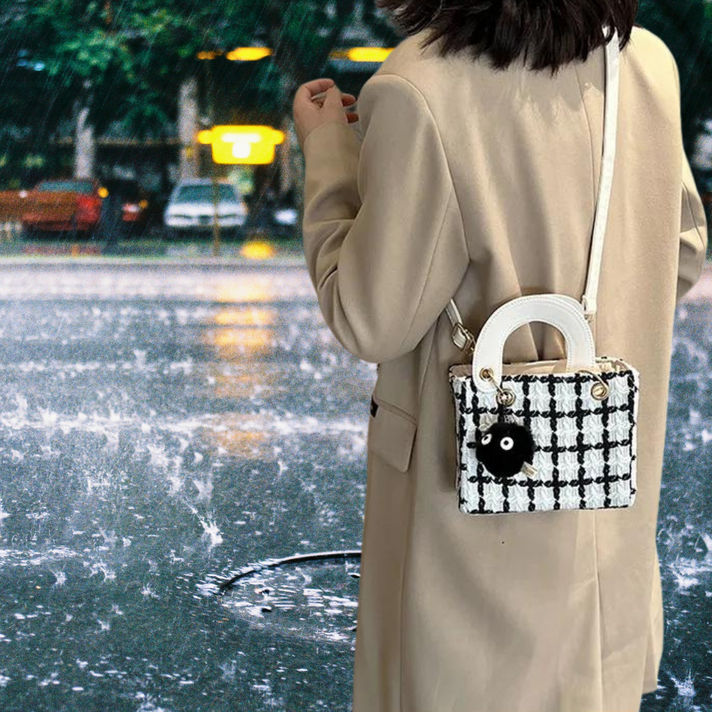 Mini Bolso de Lana Elegancia y Diseño Innovador