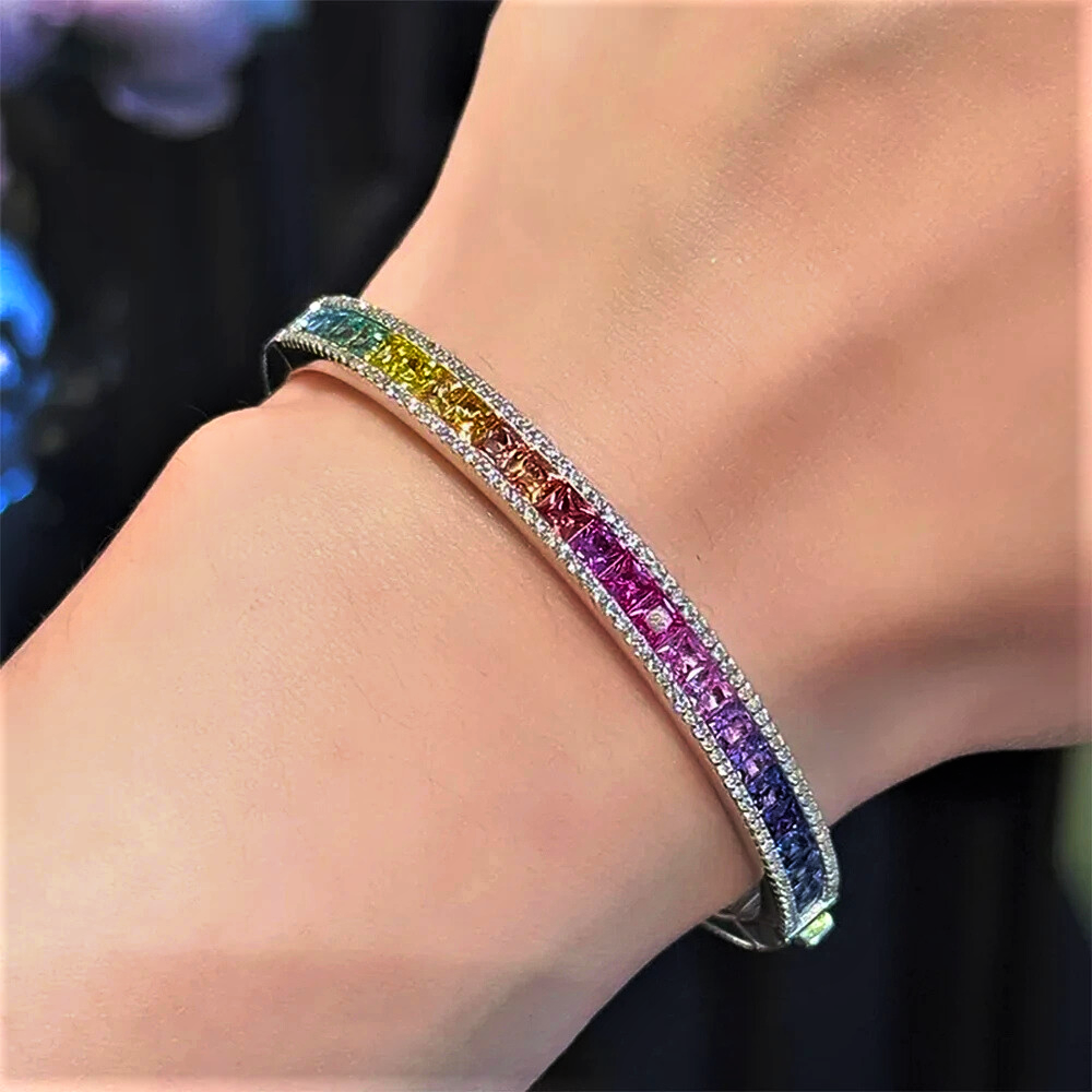 Bracciale rigido con Zaffiri Coltivati Multicolor e Brillanti Sintetici ad Alto Contenuto di Carbonio