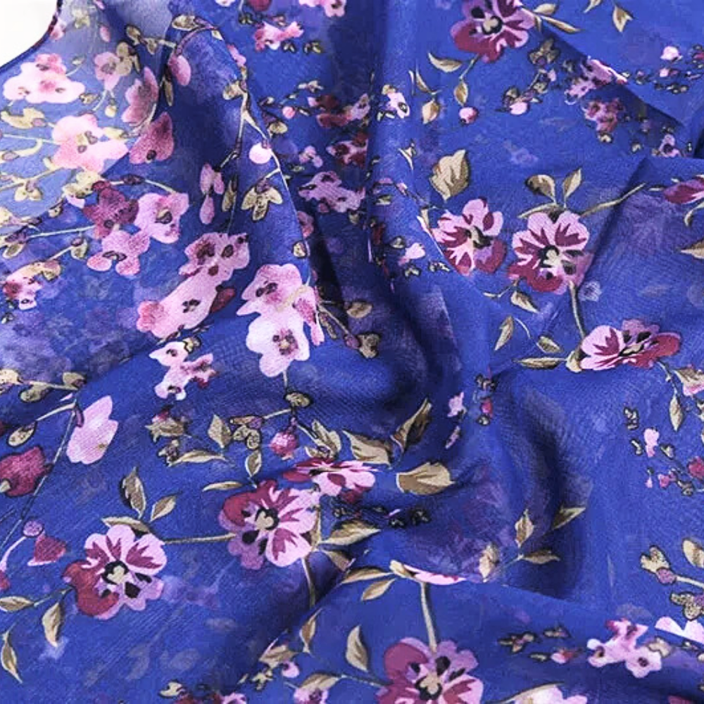 Foulard in Chiffon di Seta a Motivo Floreale