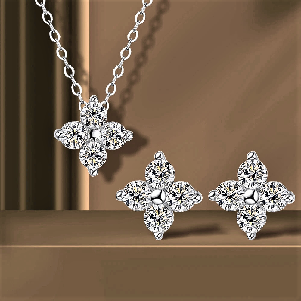 Parure "Croce di Luce": Collana e Orecchini in Moissanite D Color