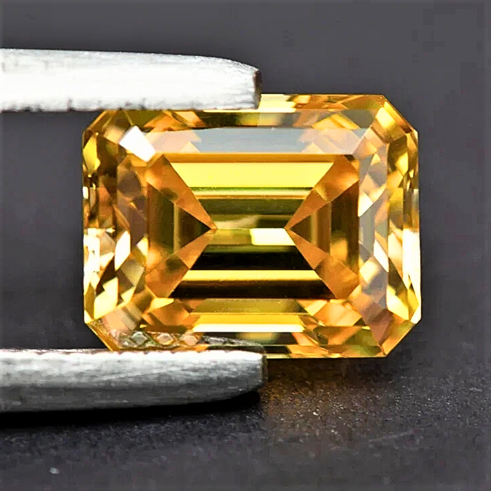 Moissanite Giallo Oro Taglio Smeraldo Certificata
