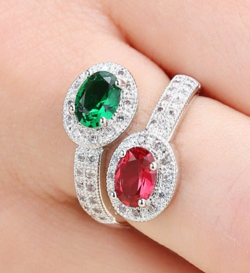 Anillo "Contrariè" con circonitas ovaladas de colores