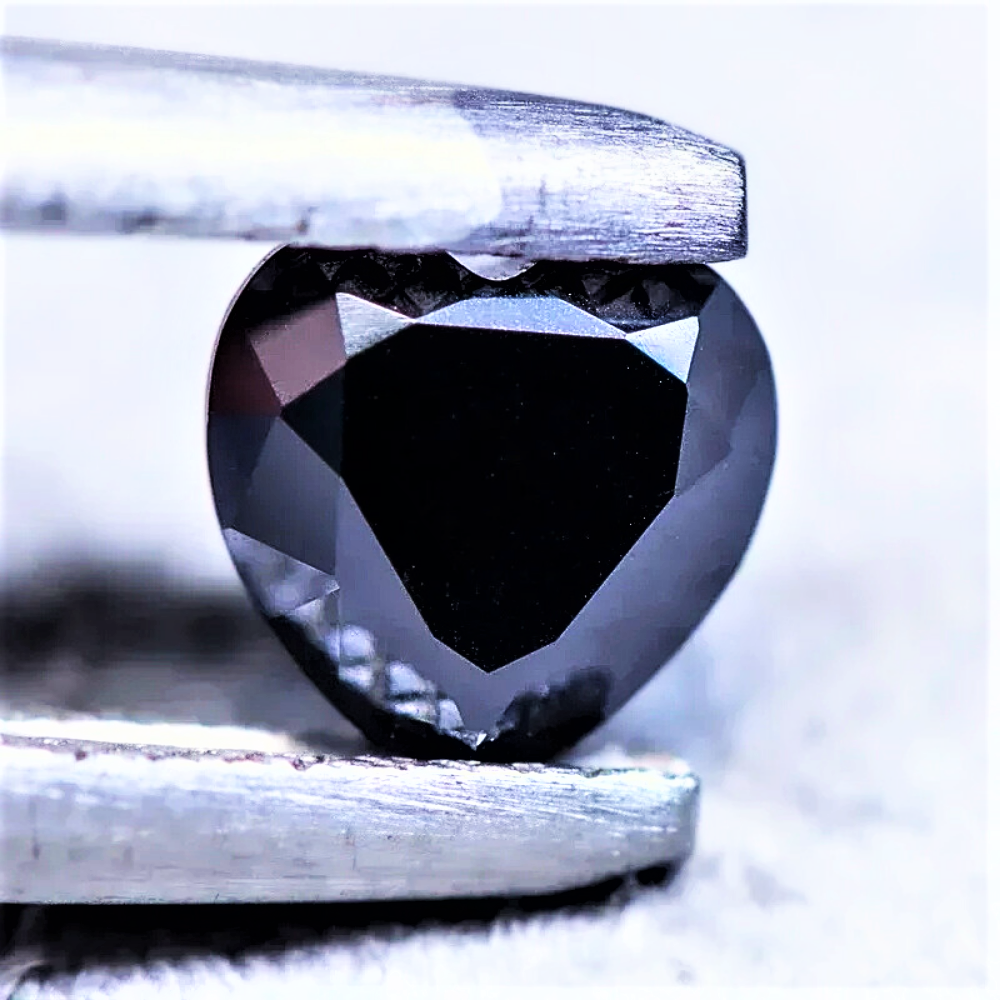 Moissanite Nera Taglio Cuore Certificata