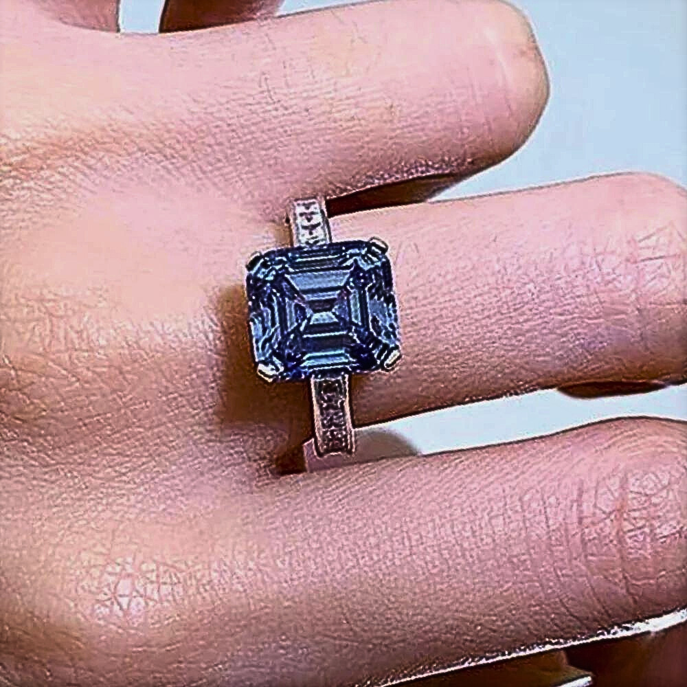 Anillo "Blue Wave": una preciosa obra maestra de artesanía