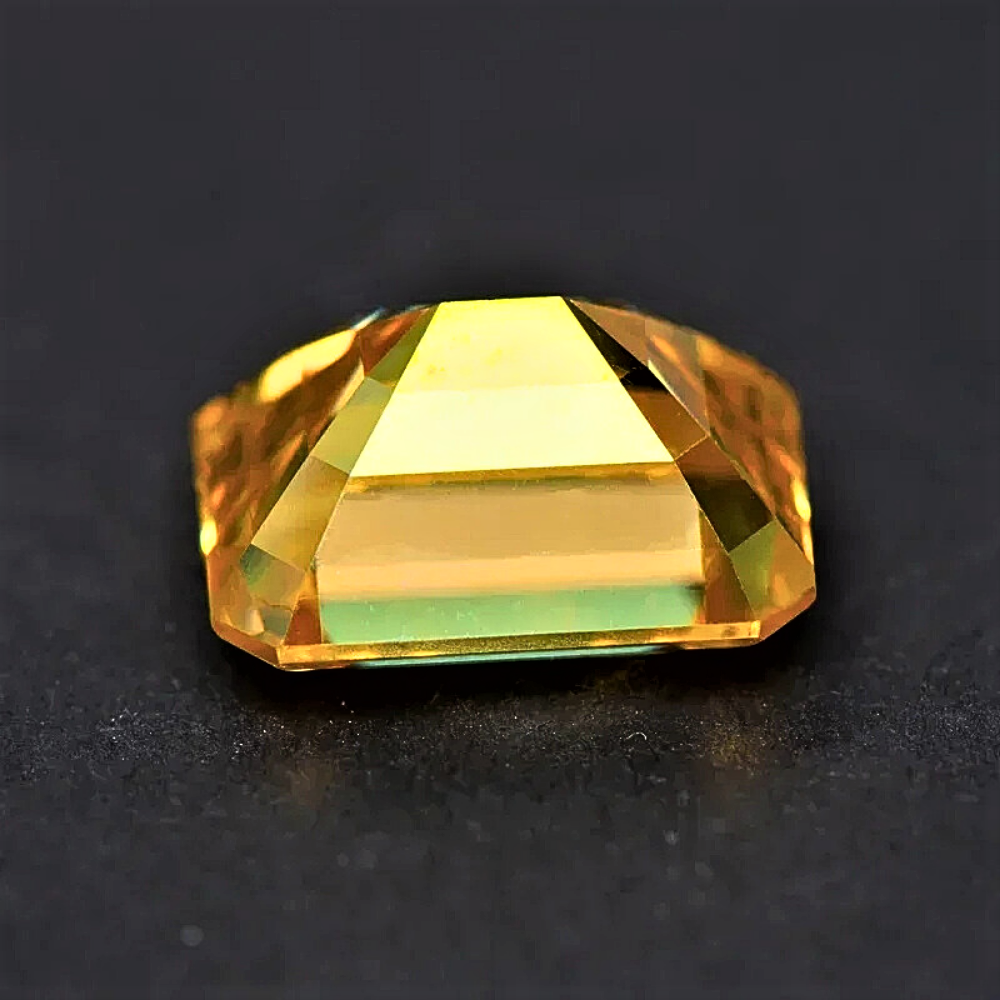 Moissanite Giallo Oro Taglio Smeraldo Certificata
