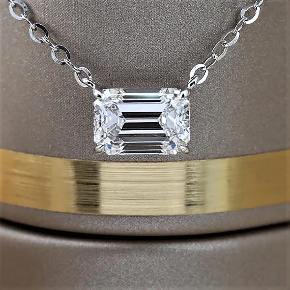 Collana con Moissanite Taglio Smeraldo