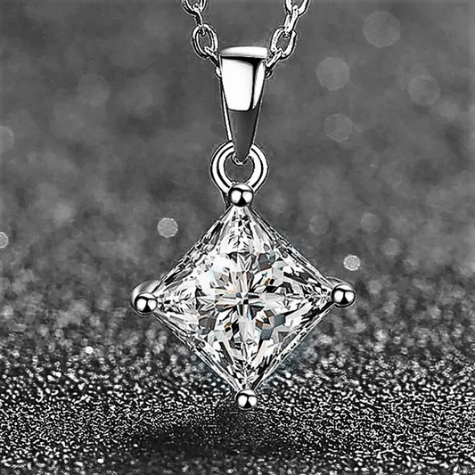 Collana Punto Luce in Moissanite D Color Taglio Princess