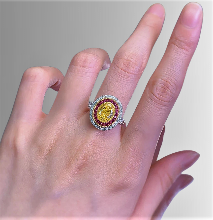 Anello con Citrino e Rubini Sintetici ad Alto Contenuto di Carbonio
