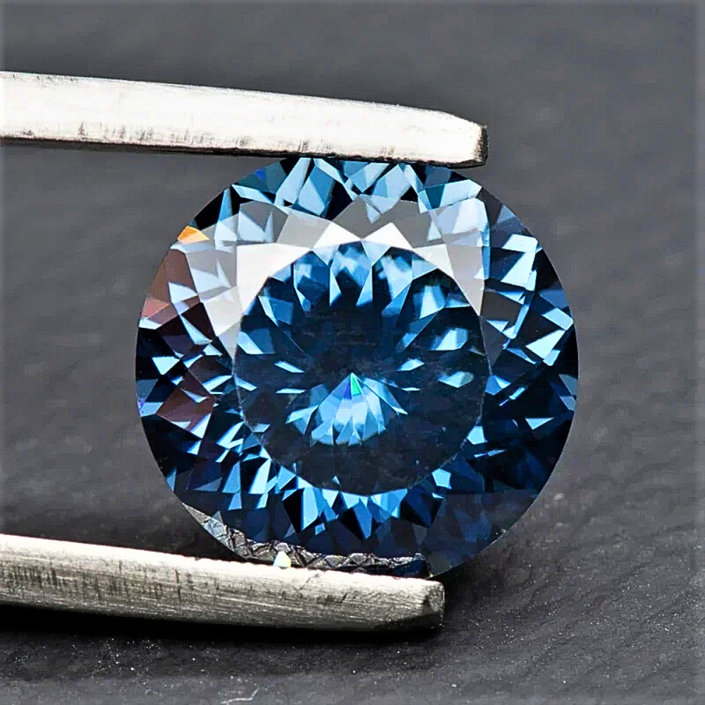Moissanite Royal Blue Taglio Brillante a 100 Faccette Certificata