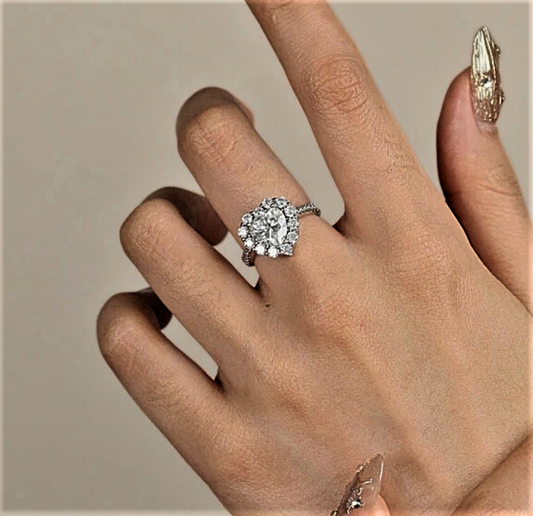 Anello “Cuore Illuminato” con Moissanite centrale Taglio Cuore Certificata di ct 2.00