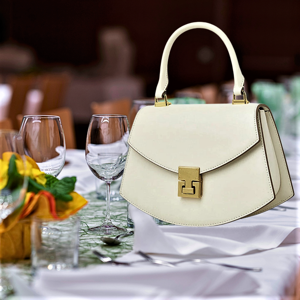 Mini Bolso en Piel Genuina Obra Maestra de Elegancia y Clase