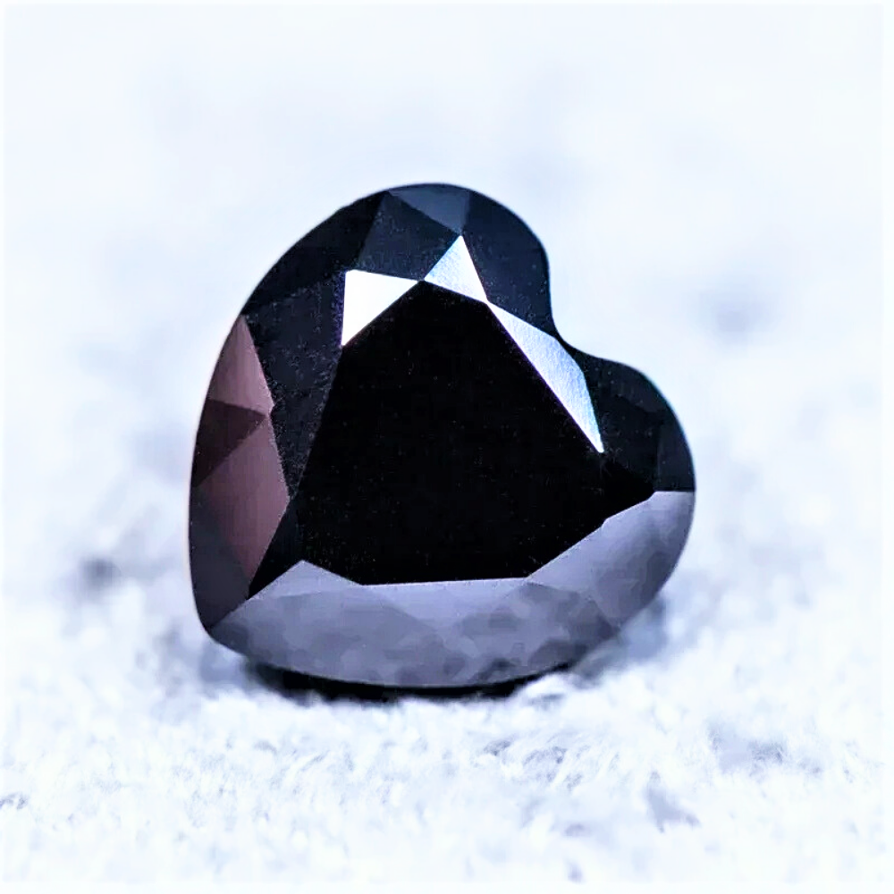 Moissanite Nera Taglio Cuore Certificata