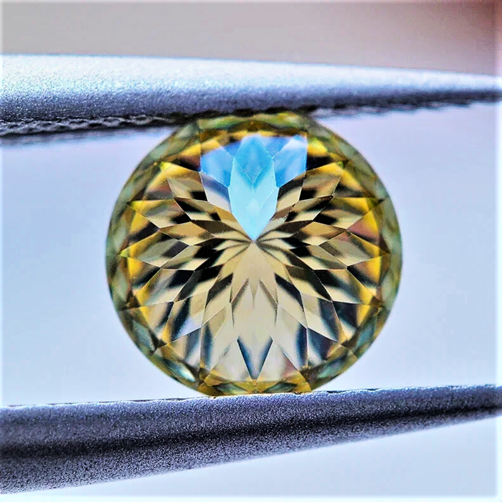 Moissanite Giallo Dorato Taglio Brillante con 100 faccette Certificata