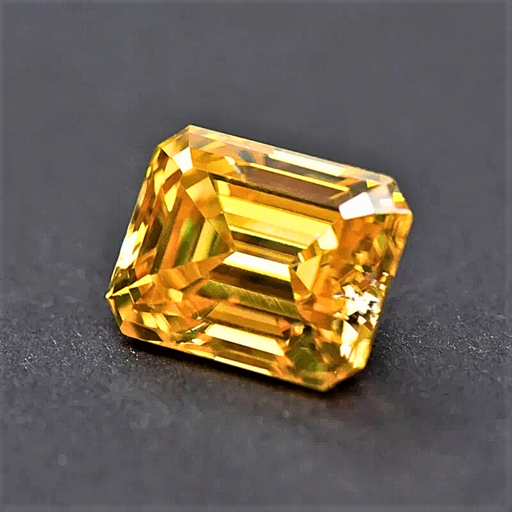 Moissanite Giallo Oro Taglio Smeraldo Certificata