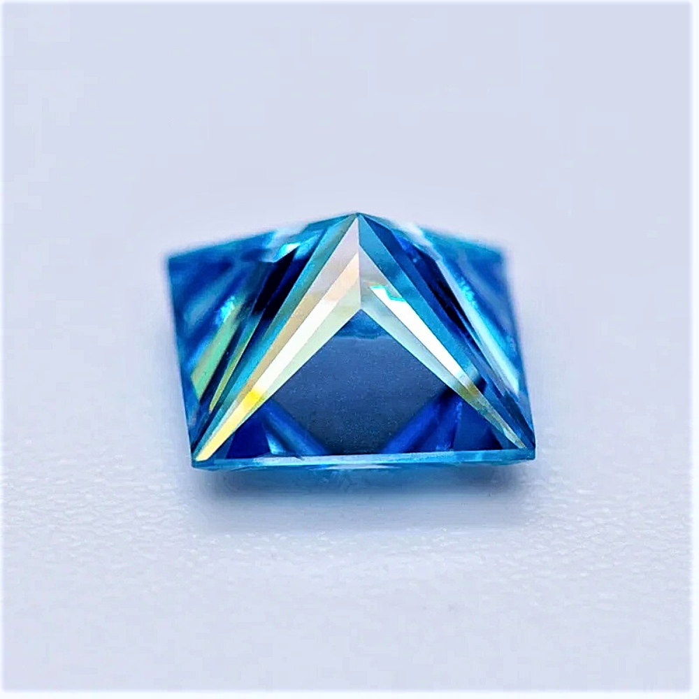 Moissanite Blu Ghiaccio Taglio Princess Certificata