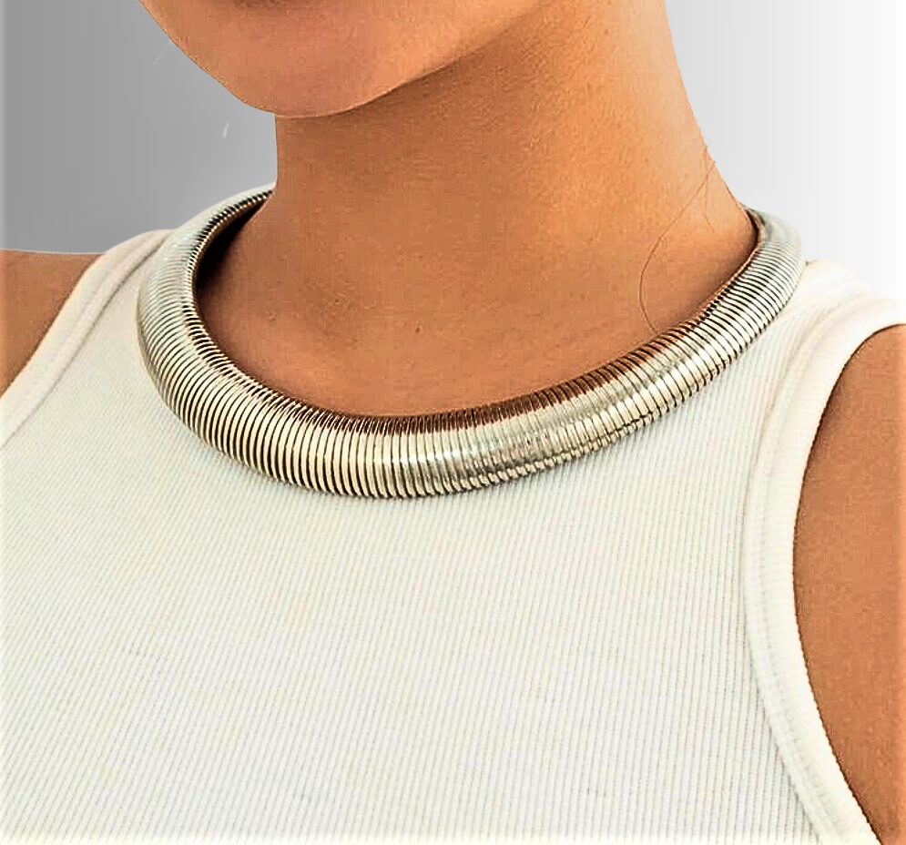 Collar "Gas Pipe Scaling": diseño de lujo y espiral