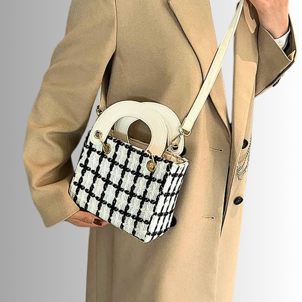 Mini Bolso de Lana Elegancia y Diseño Innovador