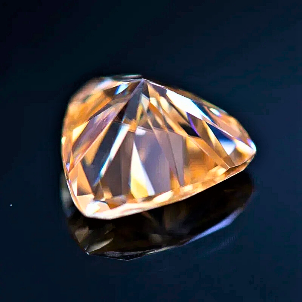 Moissanite Champagne Taglio Trillion Certificata