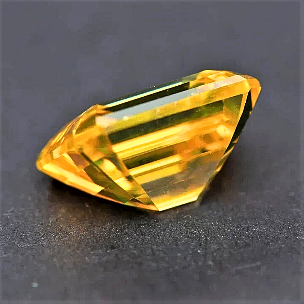 Moissanite Giallo Oro Taglio Smeraldo Certificata