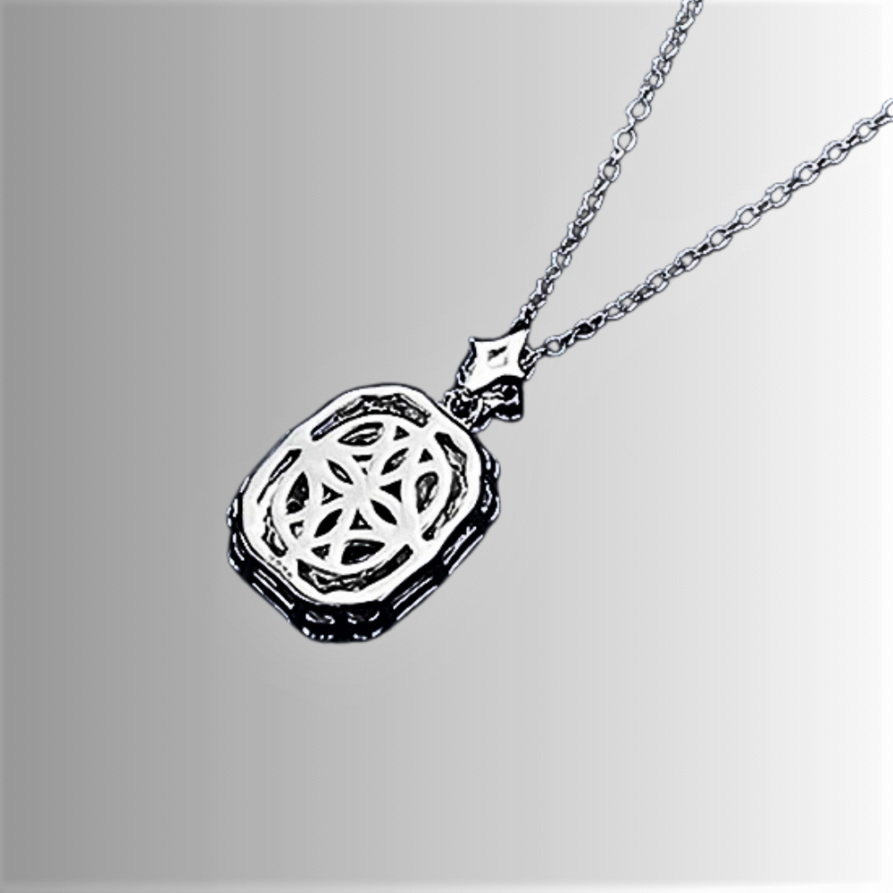 Collana con Zaffiro Coltivato Ovale e Diamanti Sintetici