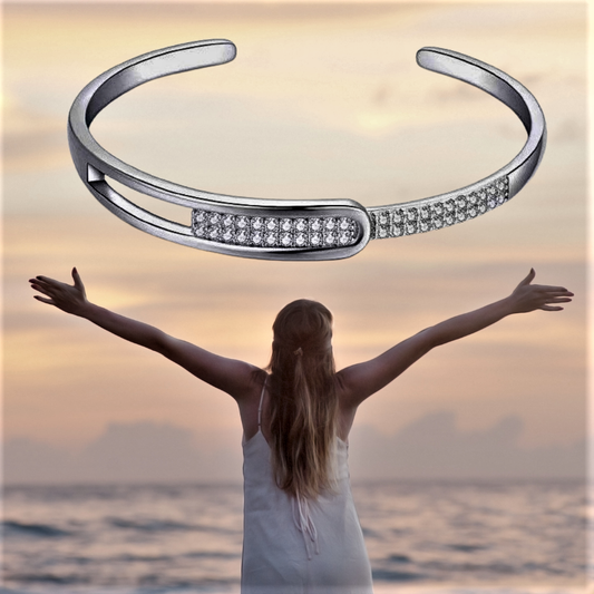 Bracciale "Fibbia Illuminata": Eleganza alla Stato Puro