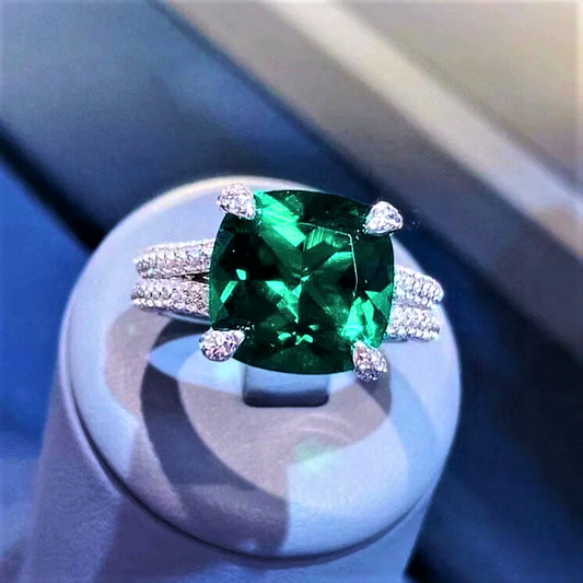 Anello con Smeraldo Colombiano Taglio Cuscino e Brillanti Lab Grown